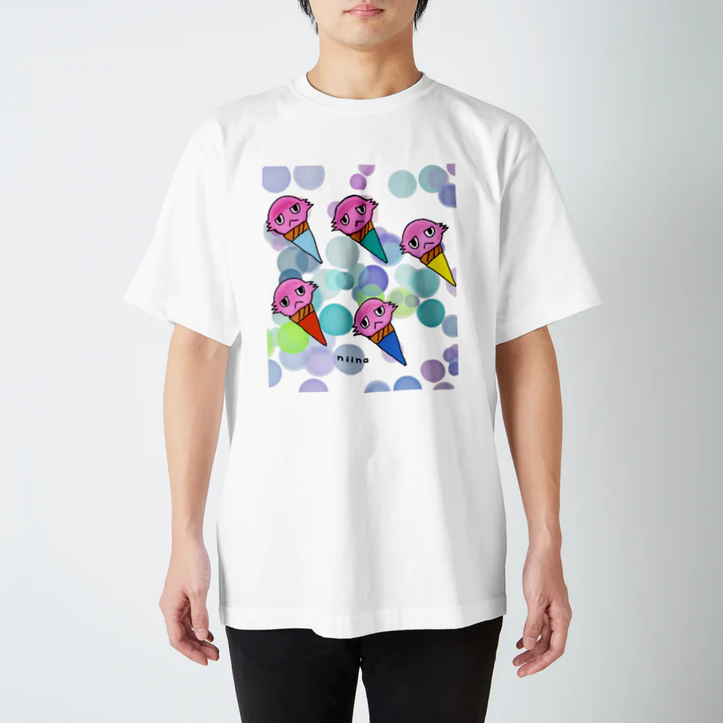 ウーパールーパーくんの日常のアイスクリーム スタンダードTシャツ