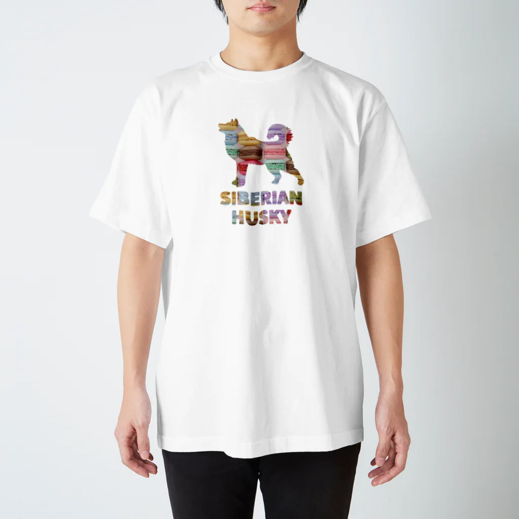 onehappinessのシベリアン ハスキー　マカロン Regular Fit T-Shirt