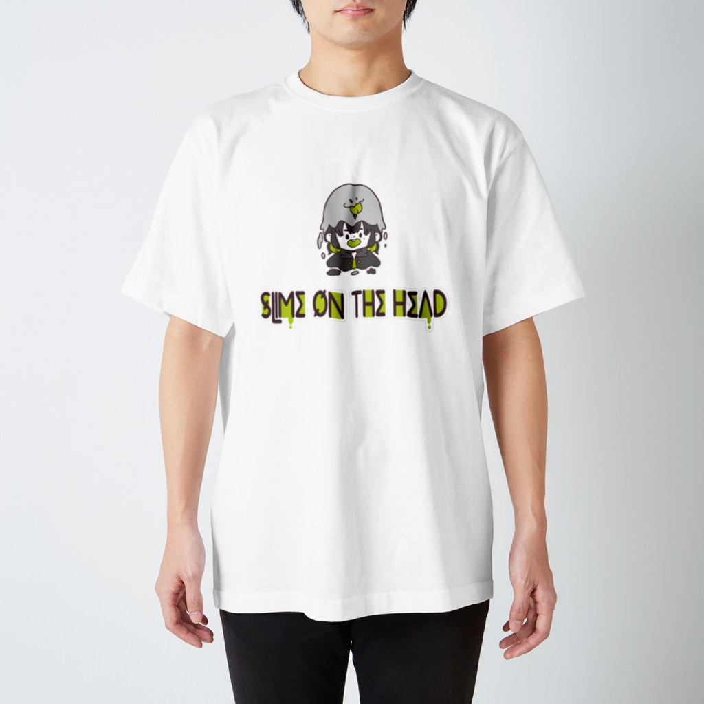 akoca.(アコカ)のslime on the head Regular Fit T-Shirt