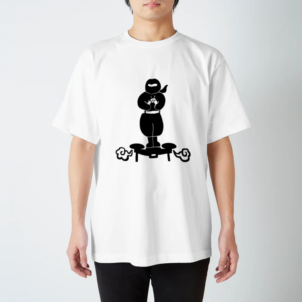 羽壱｜HANEICHIのドローン忍者がドロン Regular Fit T-Shirt