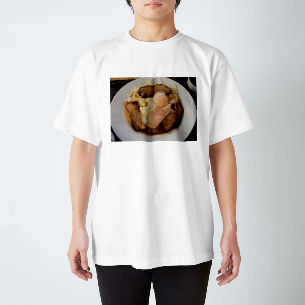 ヱビスヨシヒロ商会の『築地魚がし食堂・小田保』のチャーシューエッグ スタンダードTシャツ