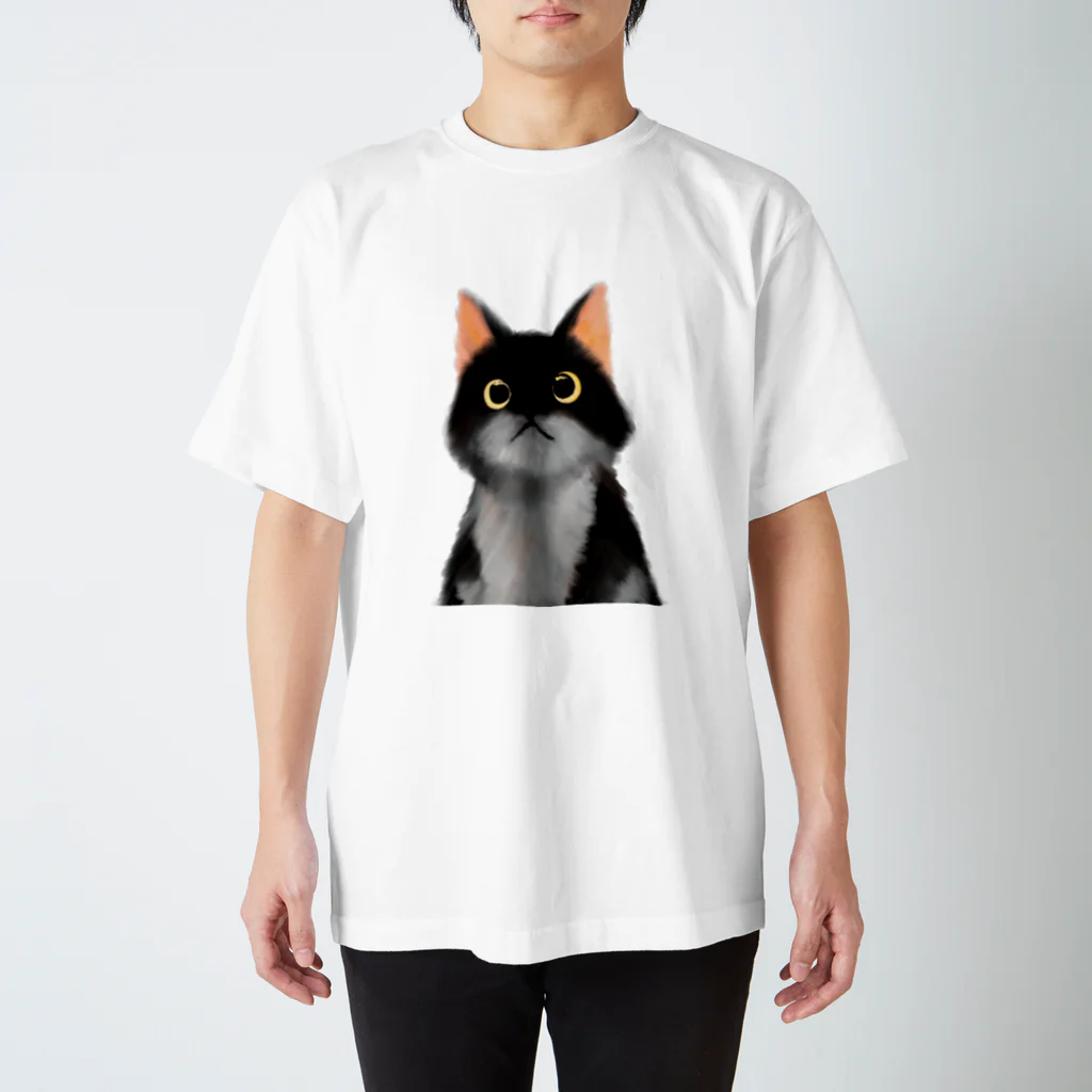 ともる@複業イラストレーター目指してますの三日月目の子猫 Regular Fit T-Shirt