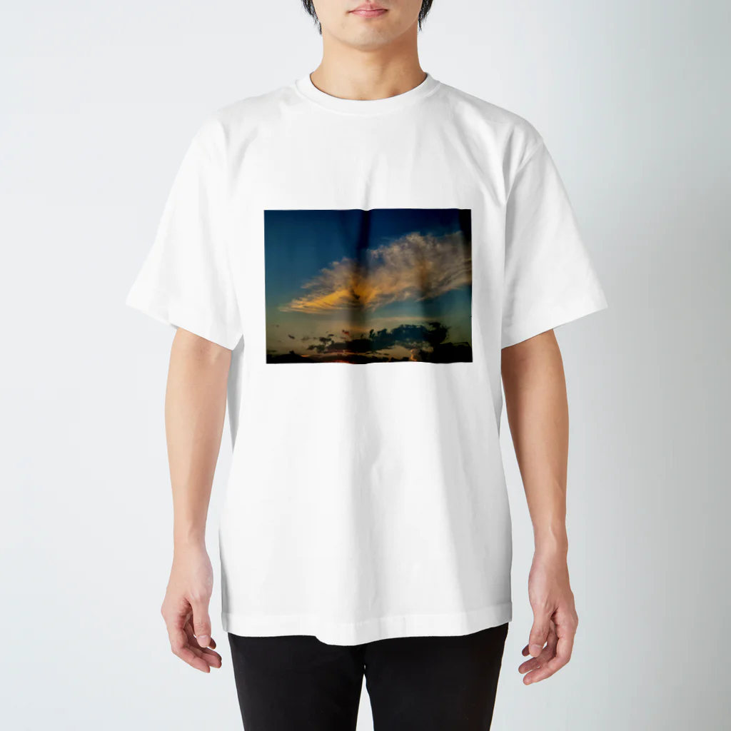 バイポーラーショップの梅雨明けと夏空の始まり Regular Fit T-Shirt