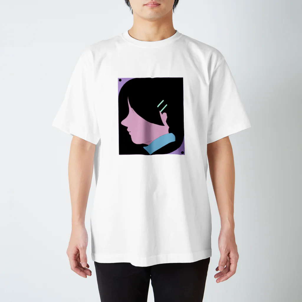 Sea of Grassの黒髪少女の横顔 Regular Fit T-Shirt