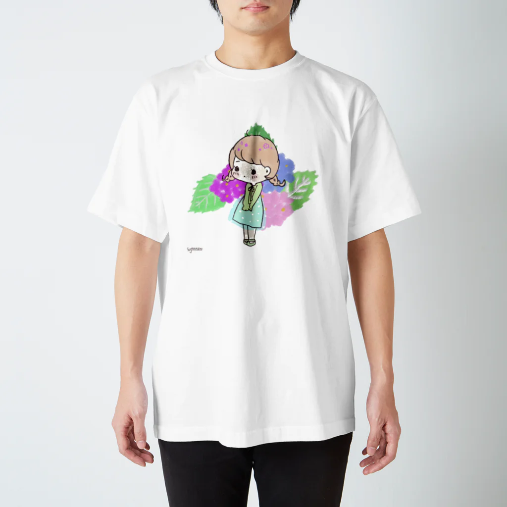 灯 (あかし)の紫陽花と女の子 スタンダードTシャツ