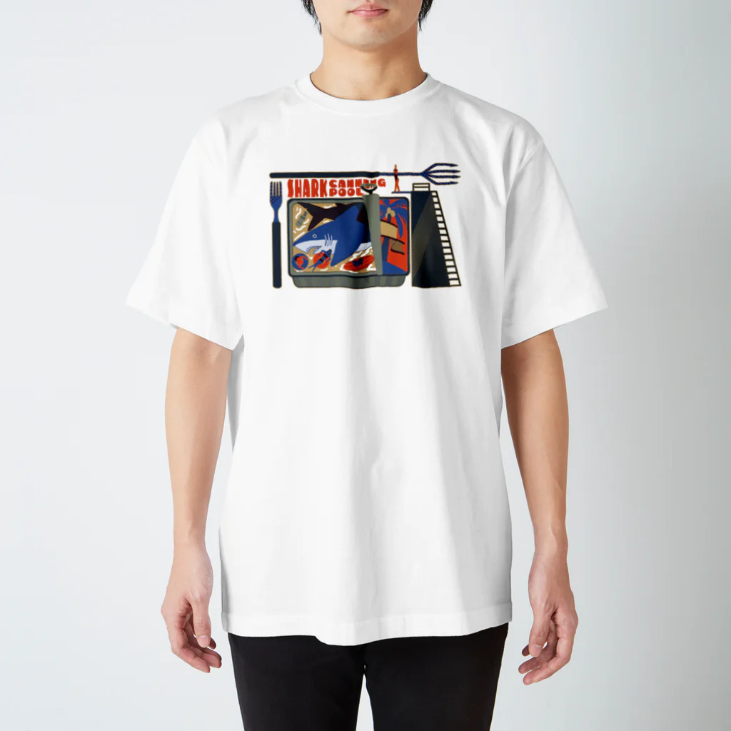 おいしいのサメと缶詰プール Regular Fit T-Shirt