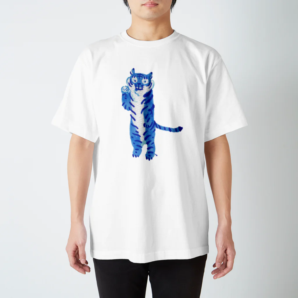 segasworksの水色のトラちゃん（アイスクリーム） スタンダードTシャツ