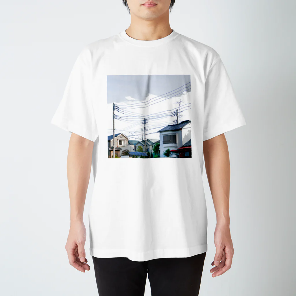 石山蓮華の電線と家々 Regular Fit T-Shirt