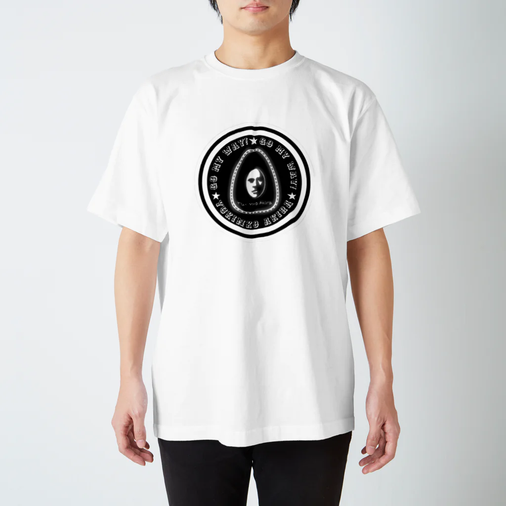 Yukinko Akira factoryのYUKINKO AKIRAロゴ Regular Fit T-Shirt