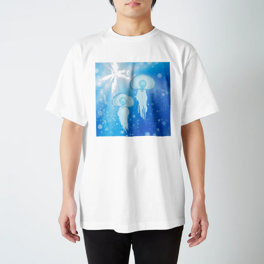 KIKITEKI_LABORATORYの電球海月 Regular Fit T-Shirt