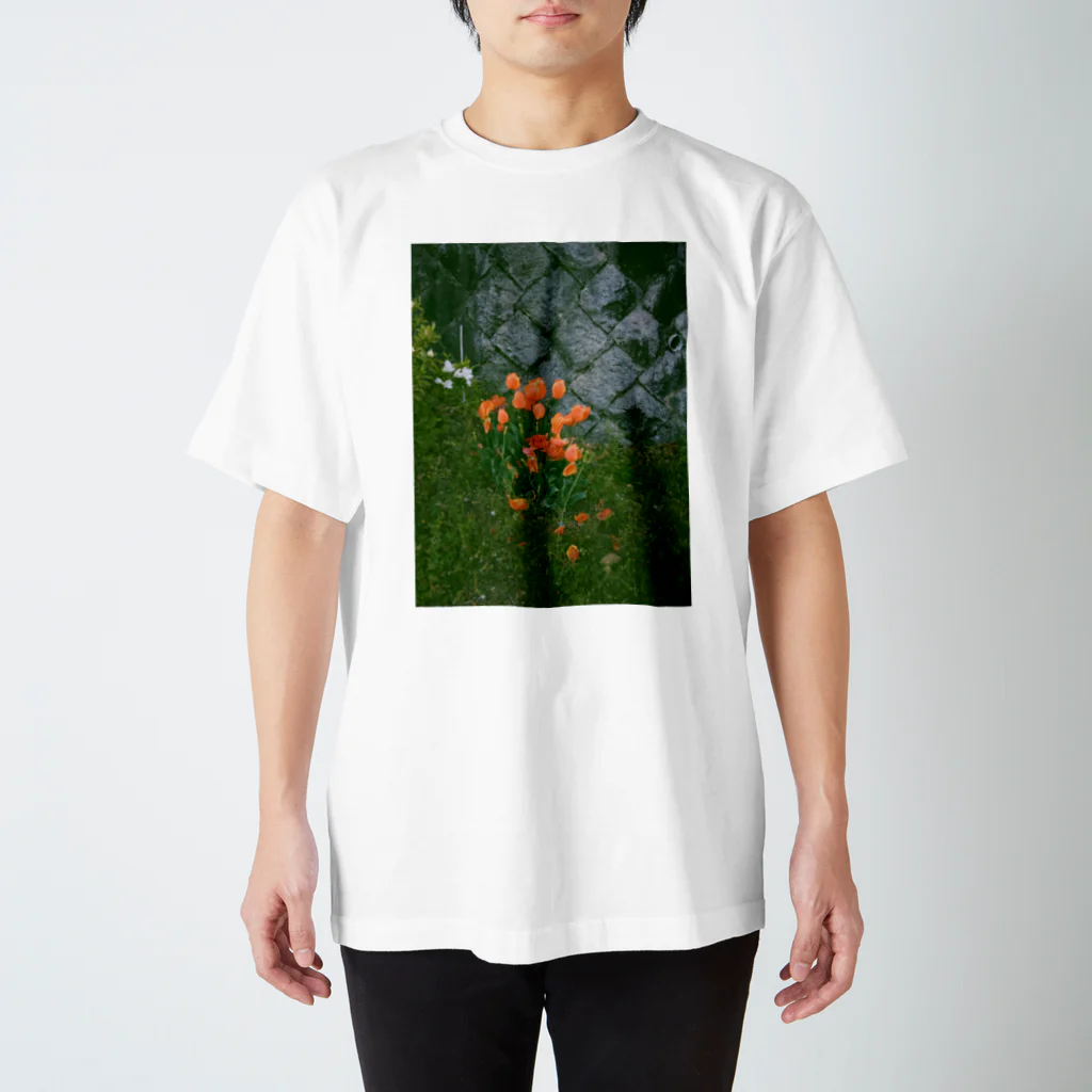 osayuのオレンジチューリップ Regular Fit T-Shirt