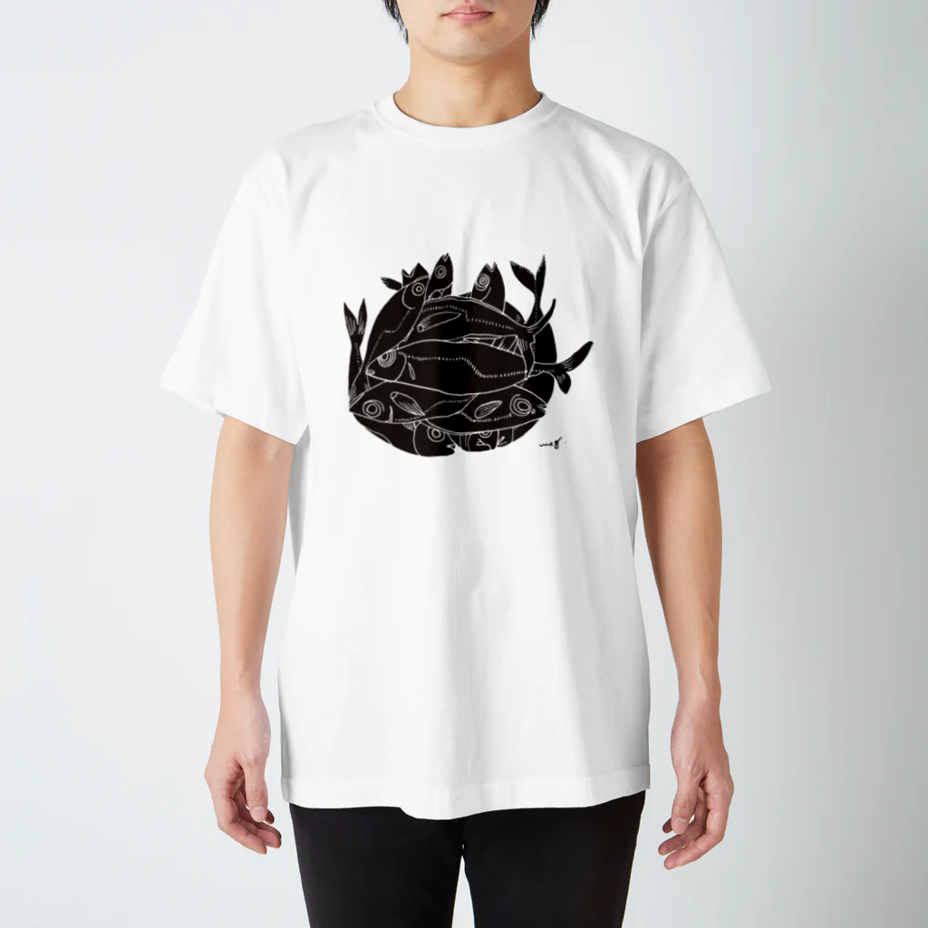 megumiillustrationのAJI Black Regular Fit T-Shirt