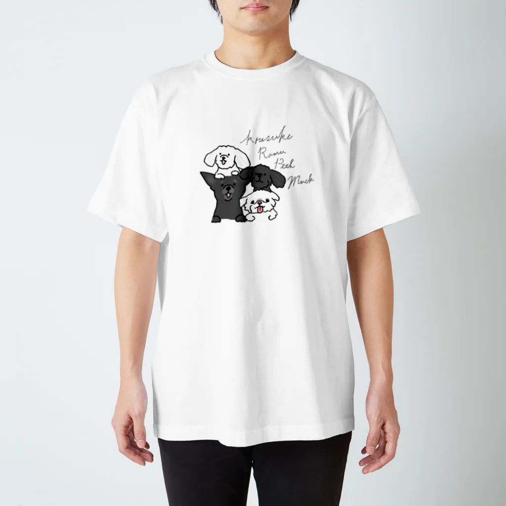 Ayumi HIdakaのムック家のひょっこり4匹♫ スタンダードTシャツ