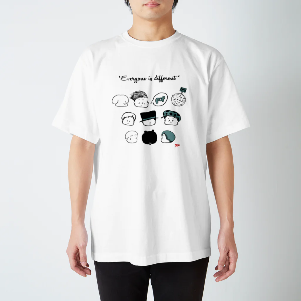 egu shopのkaotakusan Regular Fit T-Shirt