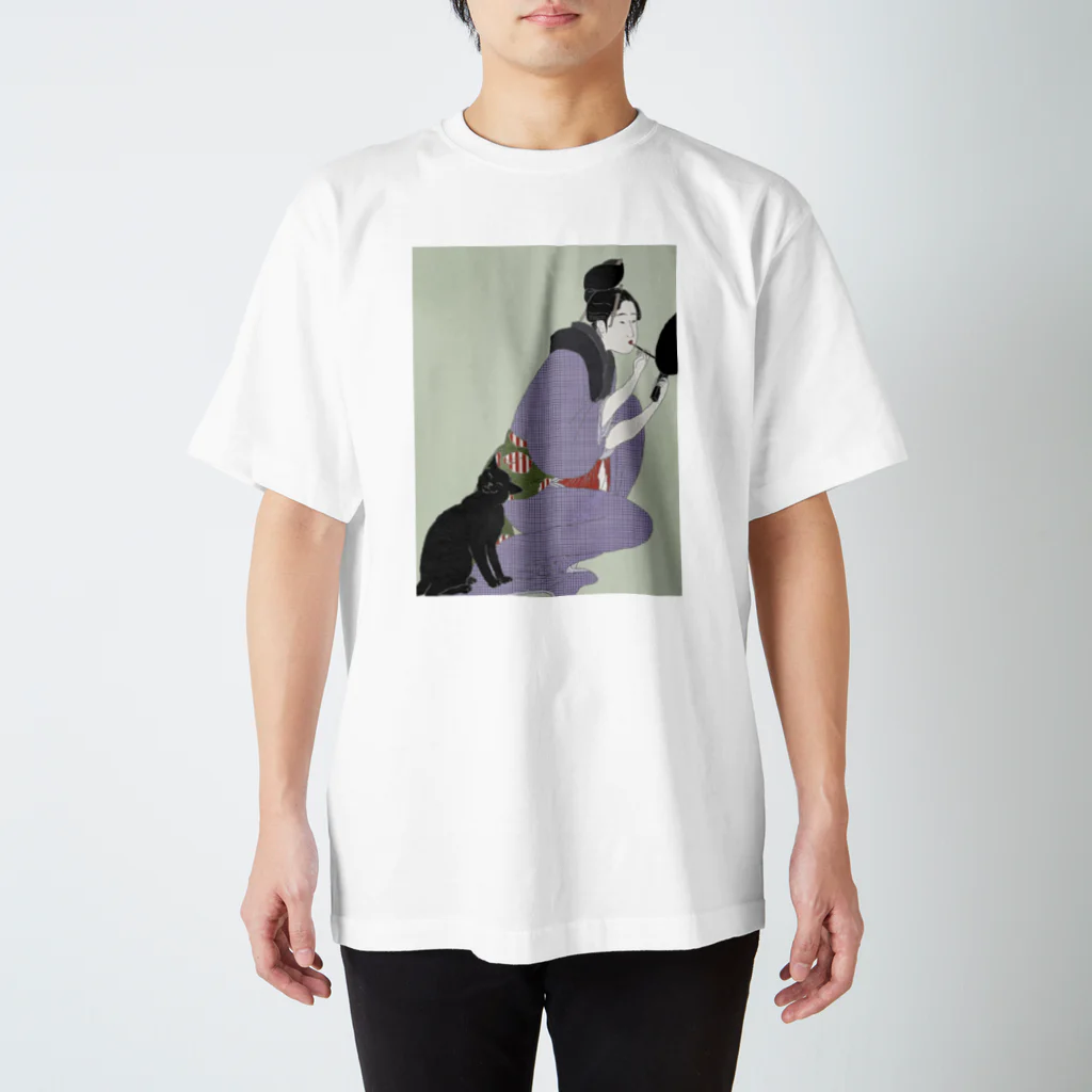 keeeeeep smilingの口紅を塗る女とスリスリする猫 Regular Fit T-Shirt