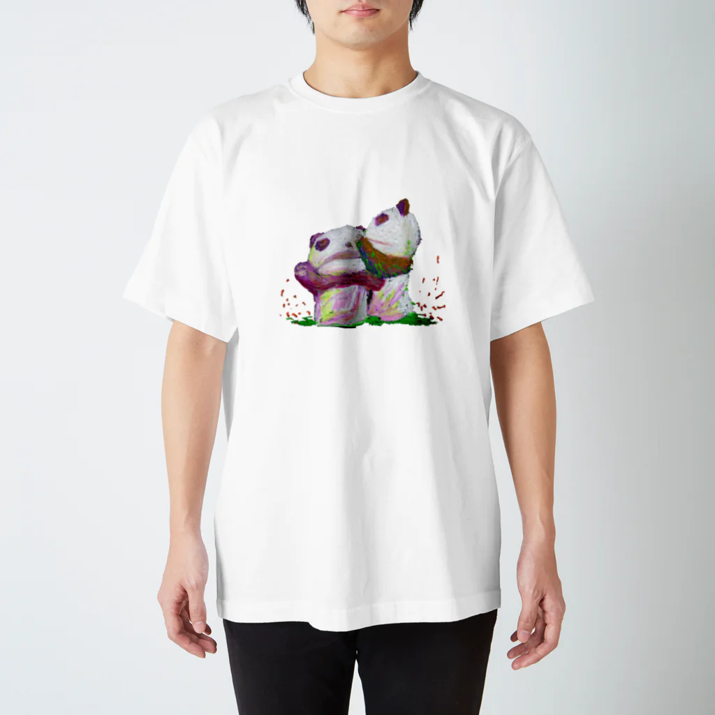 やまのうえのきのこのお店　～きのこ&パンダ～の「ケンカするパンダ」 Regular Fit T-Shirt