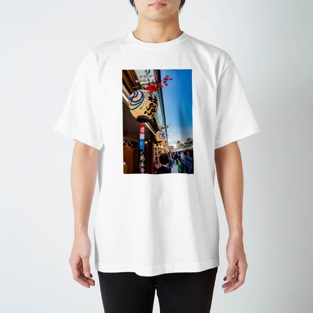 チューニングショップ ツチカマ 写真部の三社祭04 Regular Fit T-Shirt