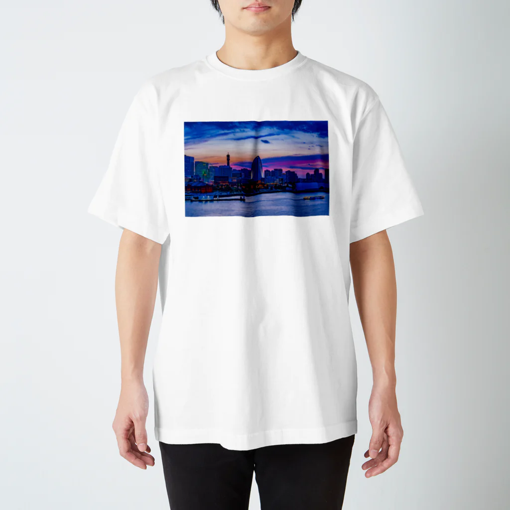 チューニングショップ ツチカマ 写真部の横浜01 Regular Fit T-Shirt