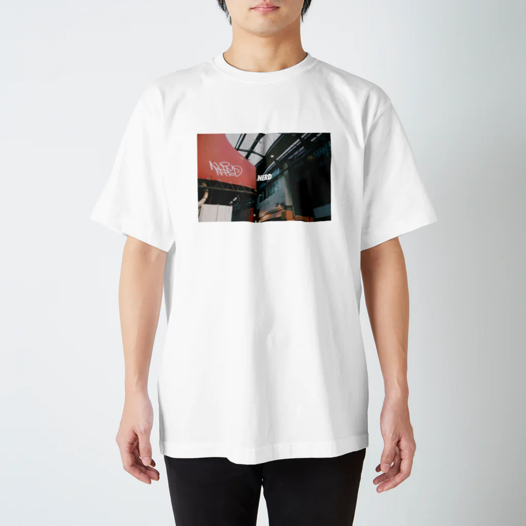 lifefilのNERDグラフィック Regular Fit T-Shirt