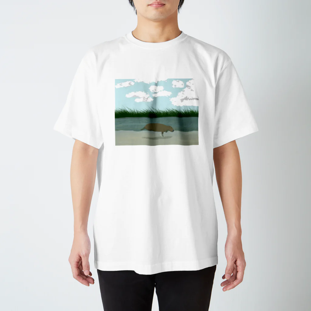 ざわっち動物園の泳ぐカピバラ Regular Fit T-Shirt