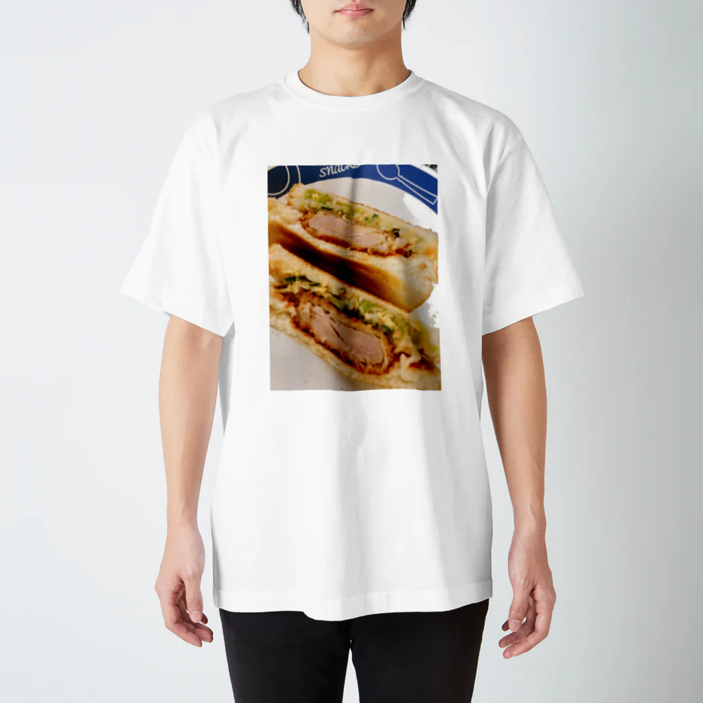 クマちゃんです🧸のひれかつサンド🥪 スタンダードTシャツ