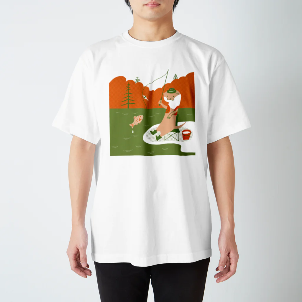 capybarashaのカワウソ釣り日和 スタンダードTシャツ