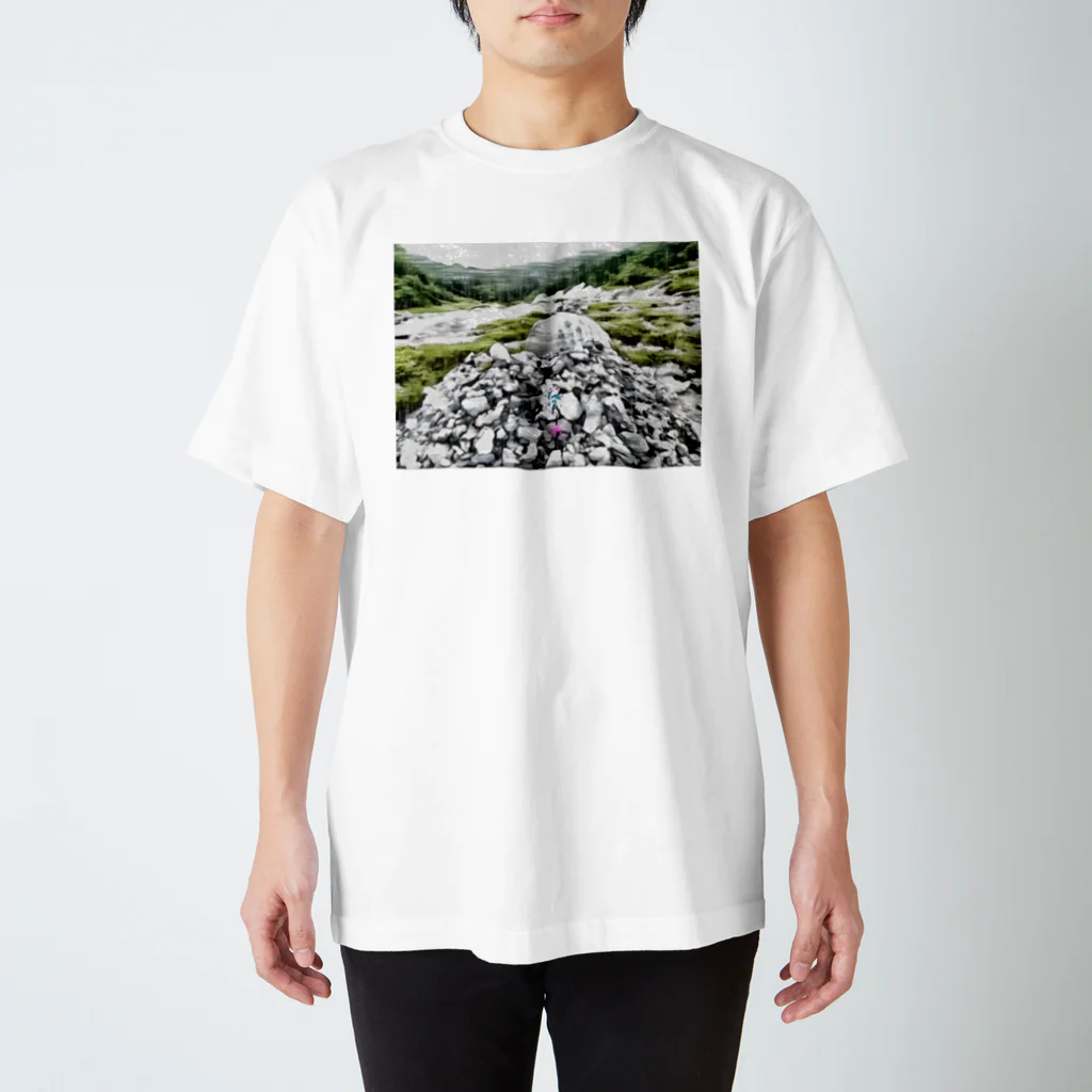 Hari no Yama / 針の山のSacred mountain Osorezan スタンダードTシャツ