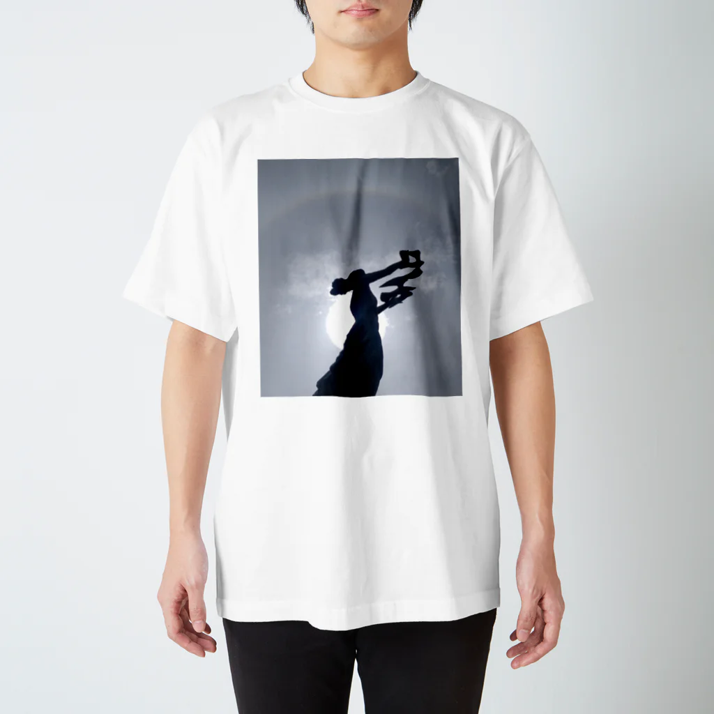 メルヘン秋の平和の女神 Regular Fit T-Shirt