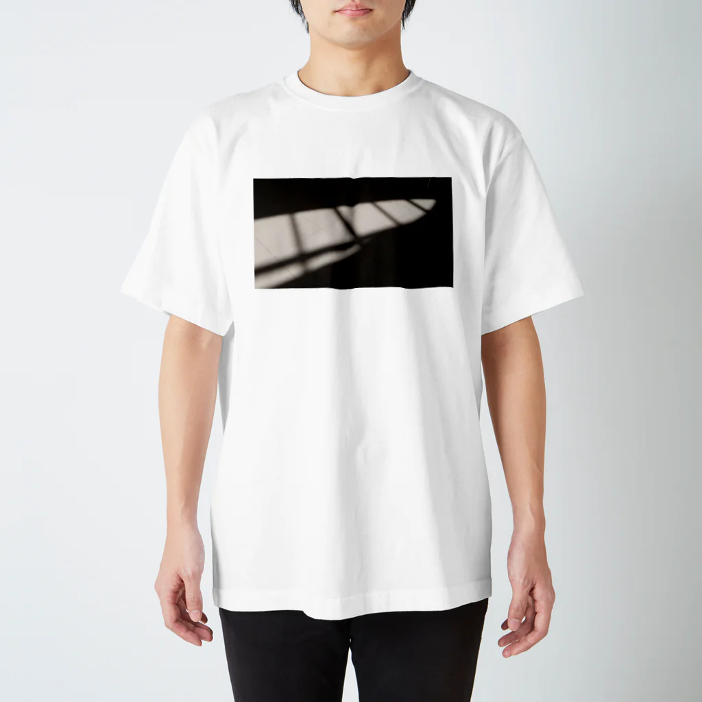 ぐるぐるカフェの光の船 Regular Fit T-Shirt