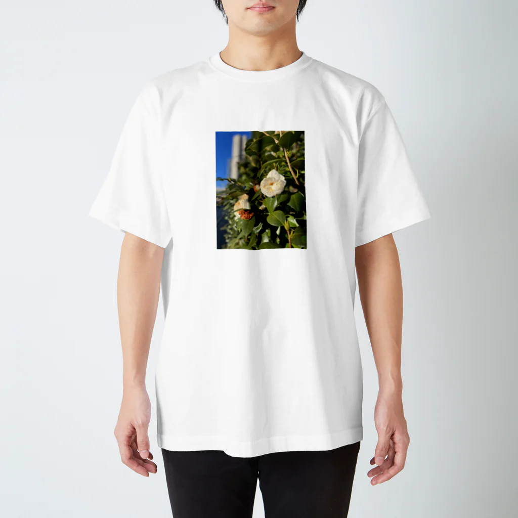 softihhardのOrganic white flower Tshrt Regular Fit T-Shirt