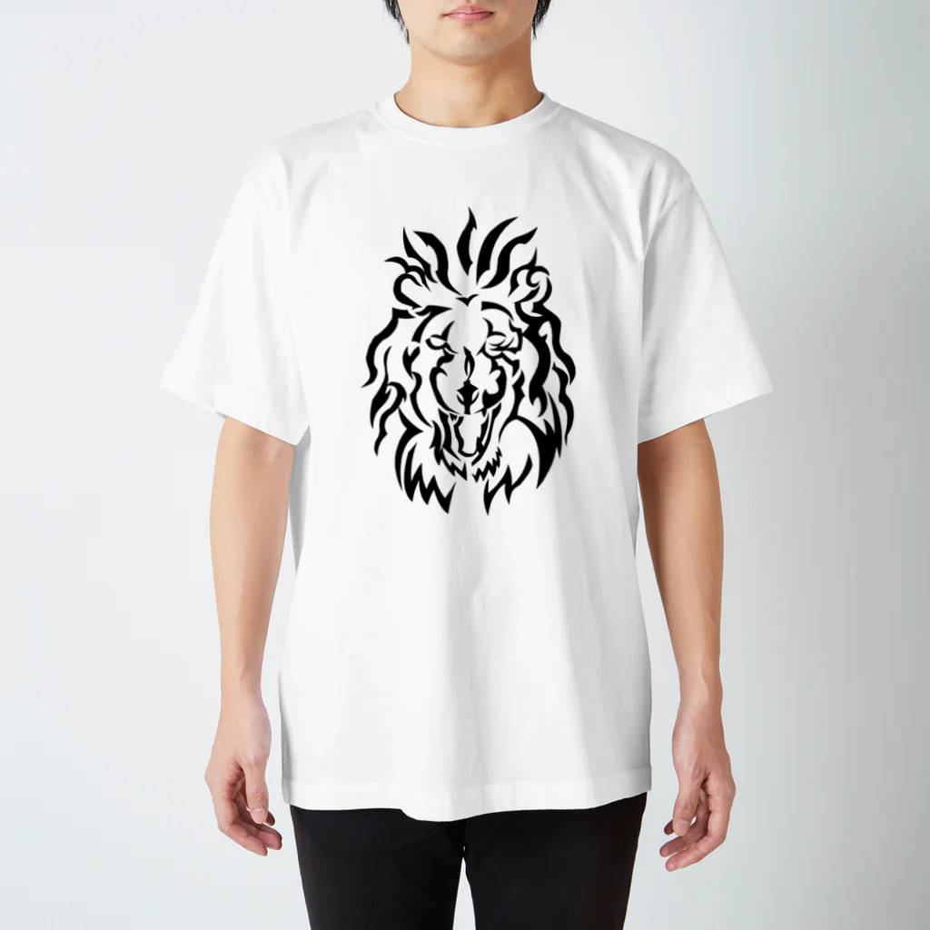 KARASU_HAGANE SHOPのトライバル　ライオン Regular Fit T-Shirt