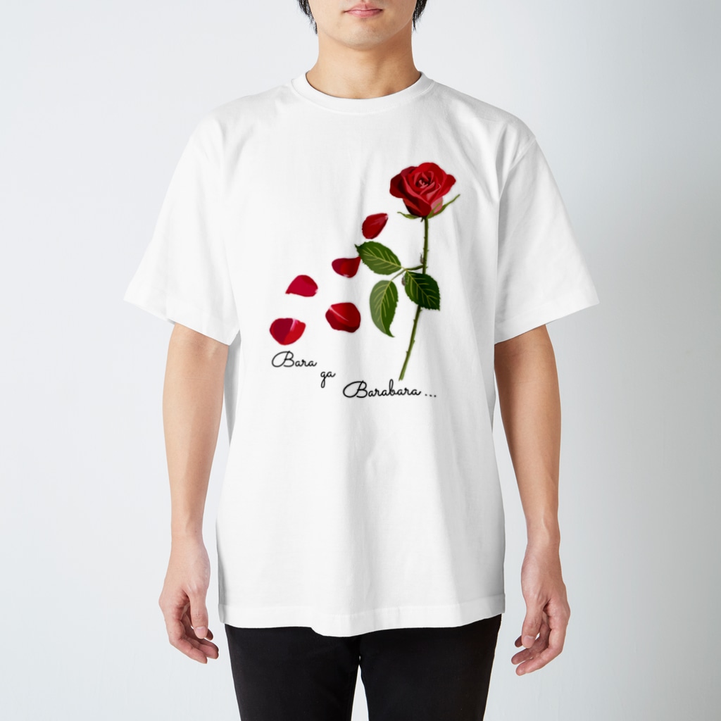 くいなの母の薔薇がバラバラ…(バラゾウムシつき) Regular Fit T-Shirt