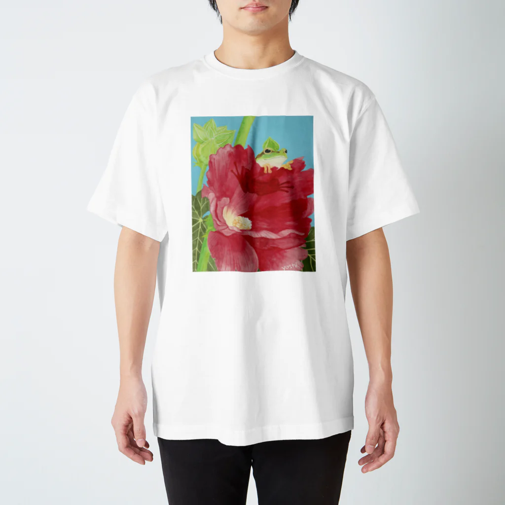 yoshi-gardenのアマガエルと立葵 スタンダードTシャツ