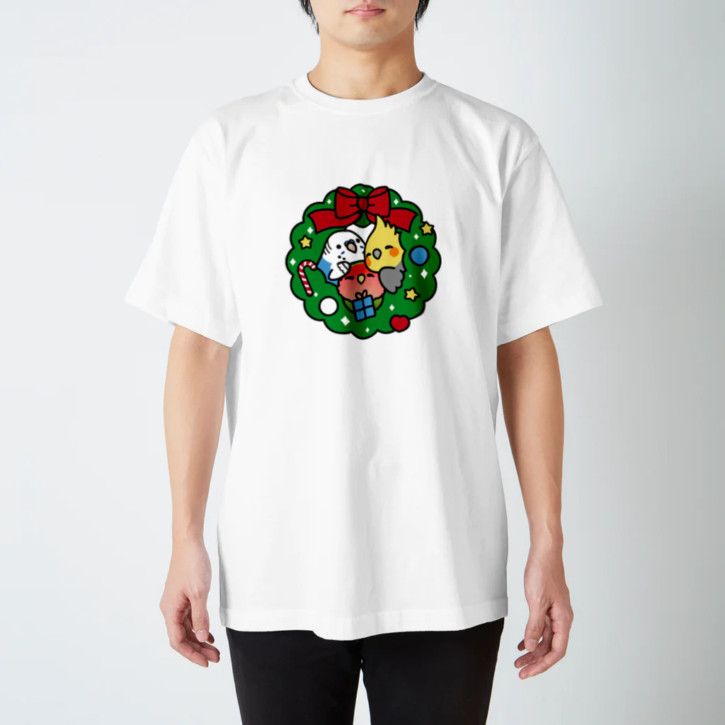 Cody the Lovebirdのクリスマスリース　セキセイインコ、オカメインコ、コザクラインコ　Chubby Bird Regular Fit T-Shirt