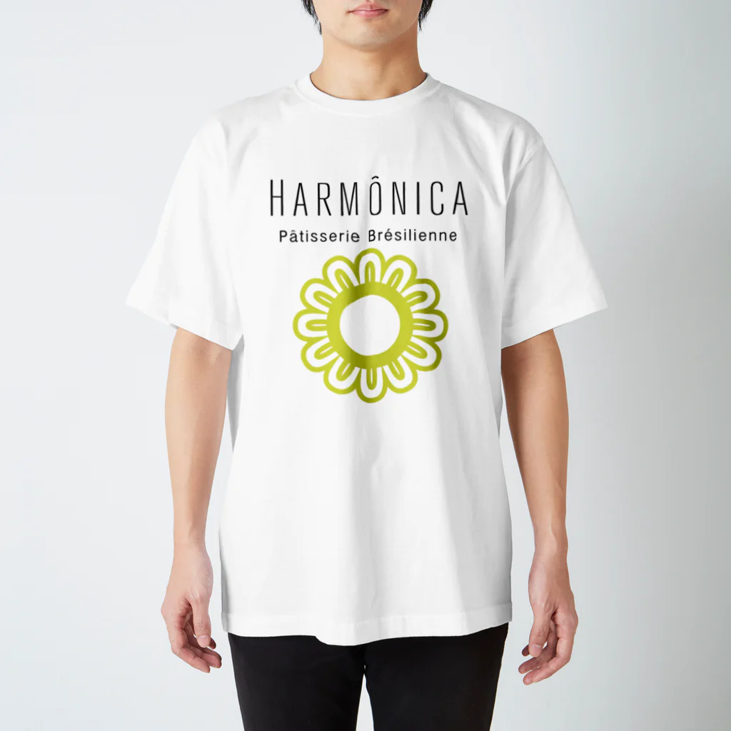 パティスリーハーモニカのハーモニカ黒テキストお花 Regular Fit T-Shirt