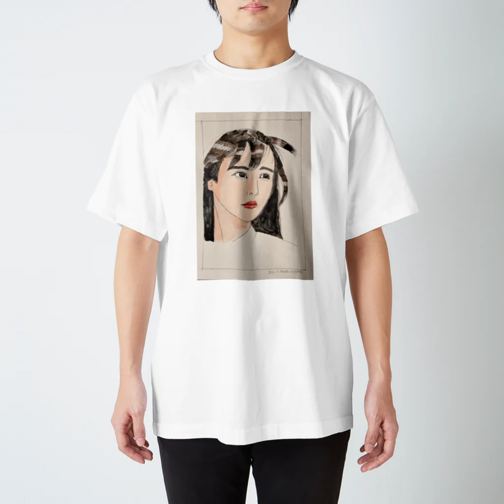 「画家 小島 みのる」 MINORU KOJIMA「明るい色の展覧会」月の紳士の風を受けて黒髪をなびかせる女性 スタンダードTシャツ