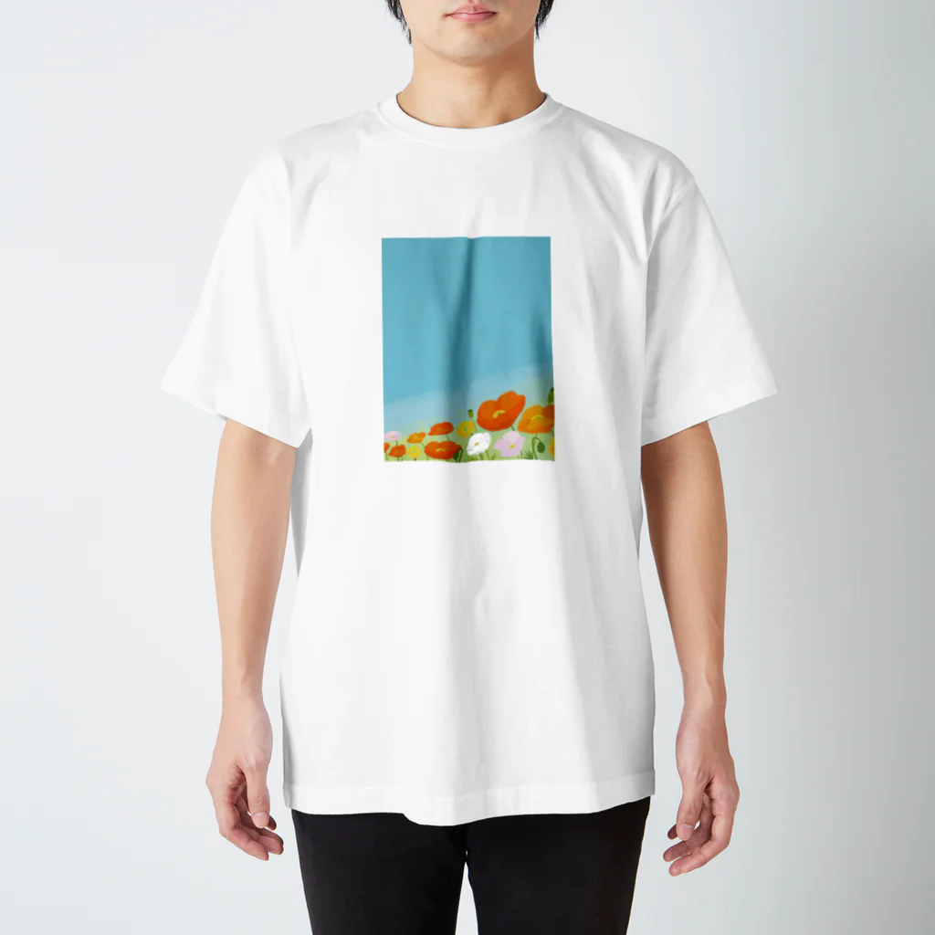 はっちゃんの空とポピー Regular Fit T-Shirt