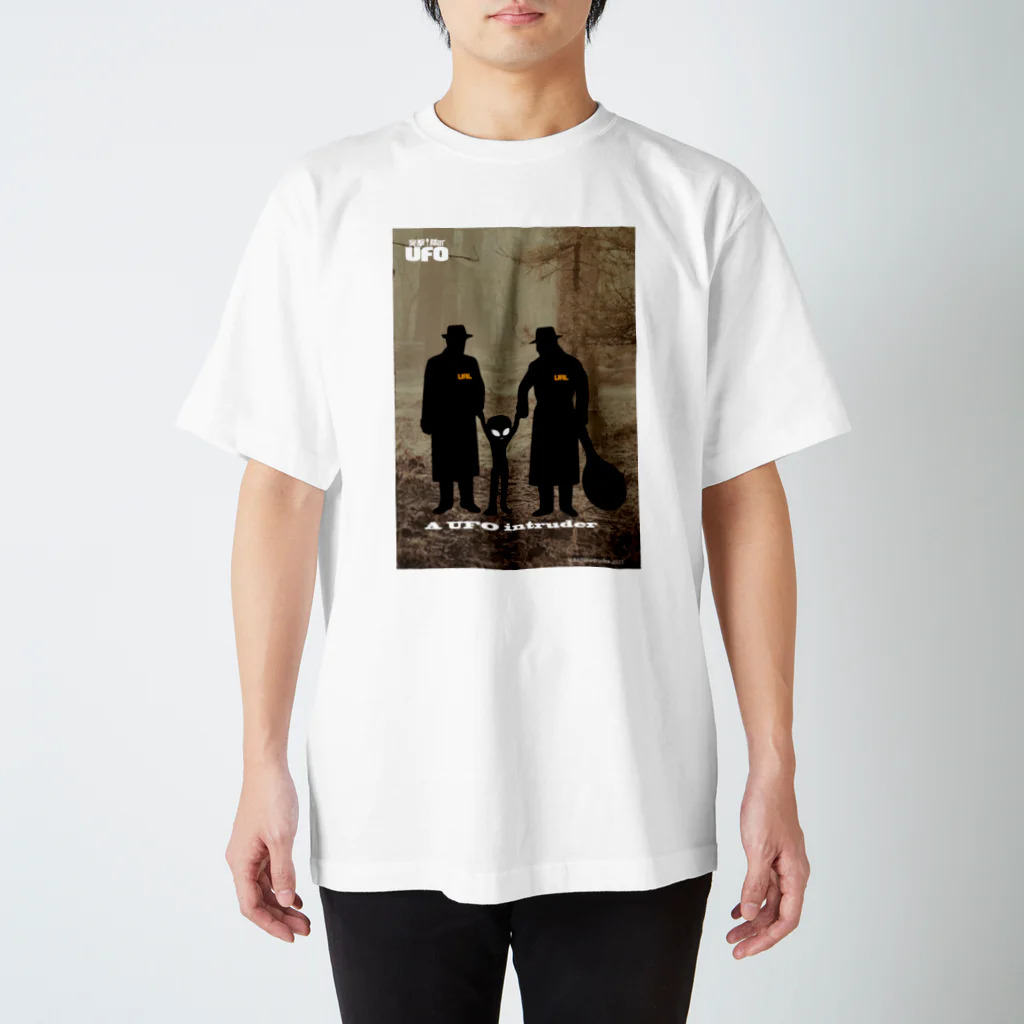 「突撃！隣のUFO」公式ショップの捕らわれたグレイ Regular Fit T-Shirt