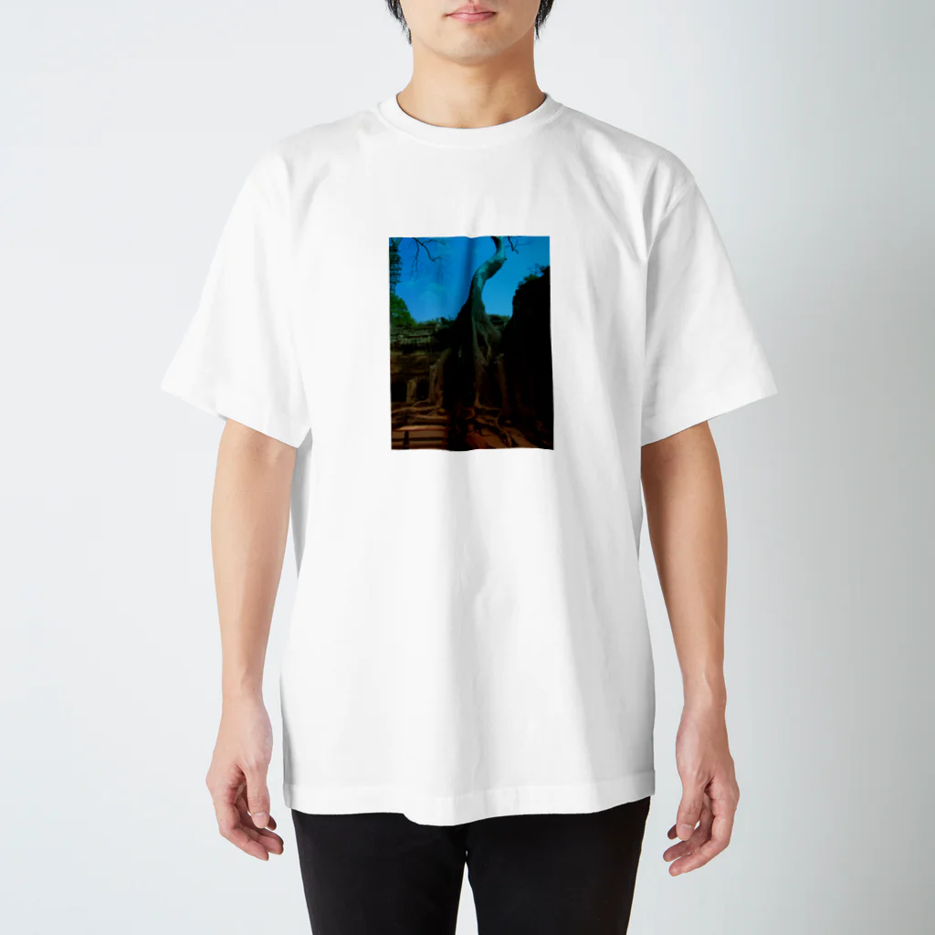 hotcake1986のBlue sky in angkor wat Regular Fit T-Shirt