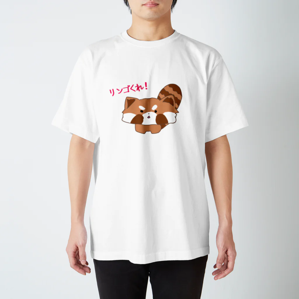 りいち@ゲーム垢のリンゴを欲しがるレッサーパンダ Regular Fit T-Shirt