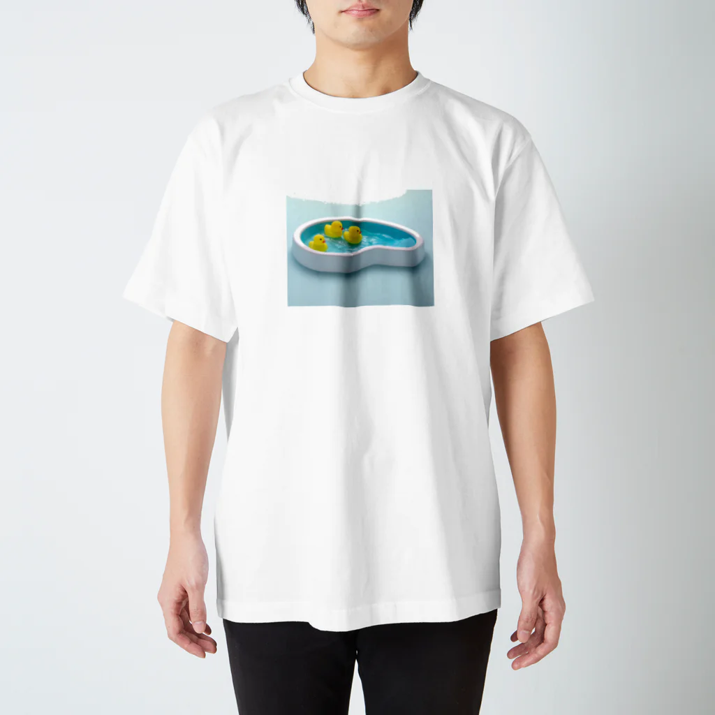 アヒル衣料品店のプールアヒル Regular Fit T-Shirt