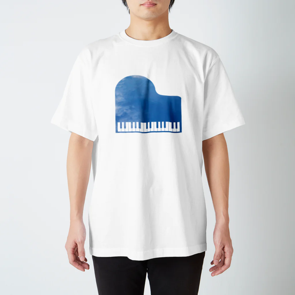 chicodeza by suzuriの青空ピアノ Regular Fit T-Shirt