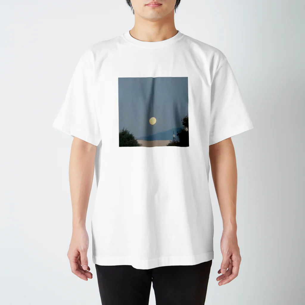 kaorita のmoon Regular Fit T-Shirt