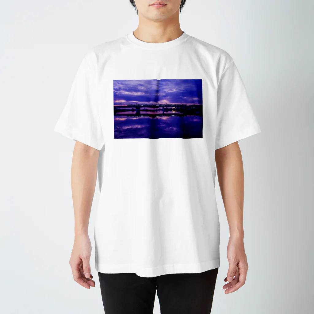 manulu_8の銀河鉄道のような夜 スタンダードTシャツ