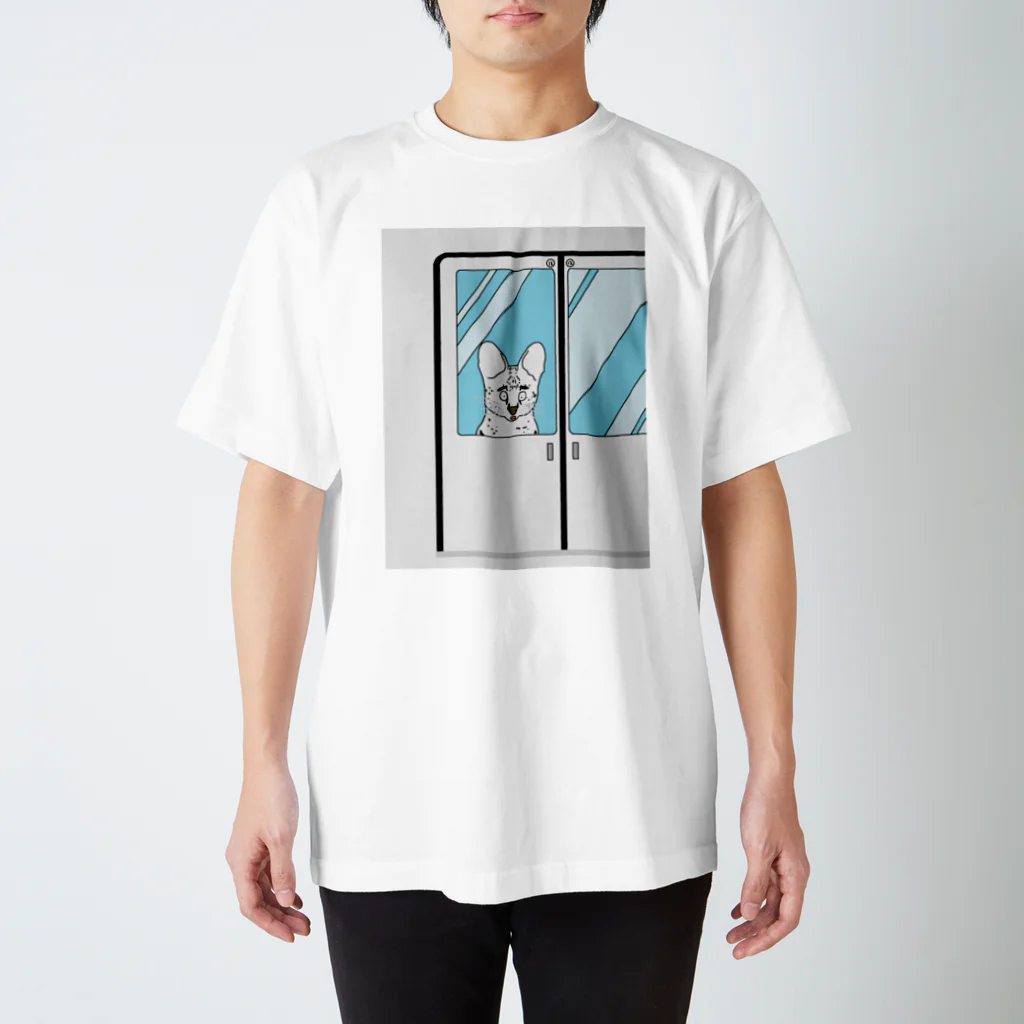 team.M.Yasuhoのサーバルのおつかい Regular Fit T-Shirt