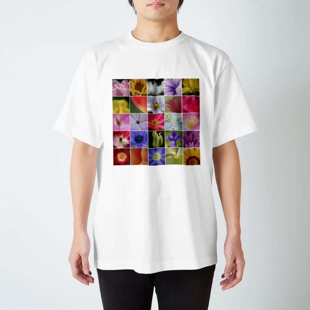 ReijiK_Studioの花、花、花 Regular Fit T-Shirt