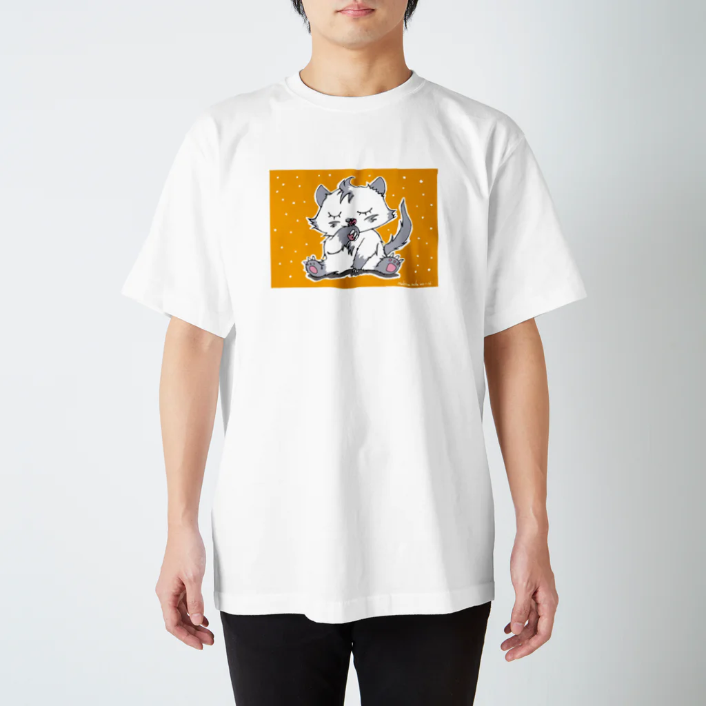 箕葉まきるのワタシはオオカミ？ネコ？（ペロっと） Regular Fit T-Shirt