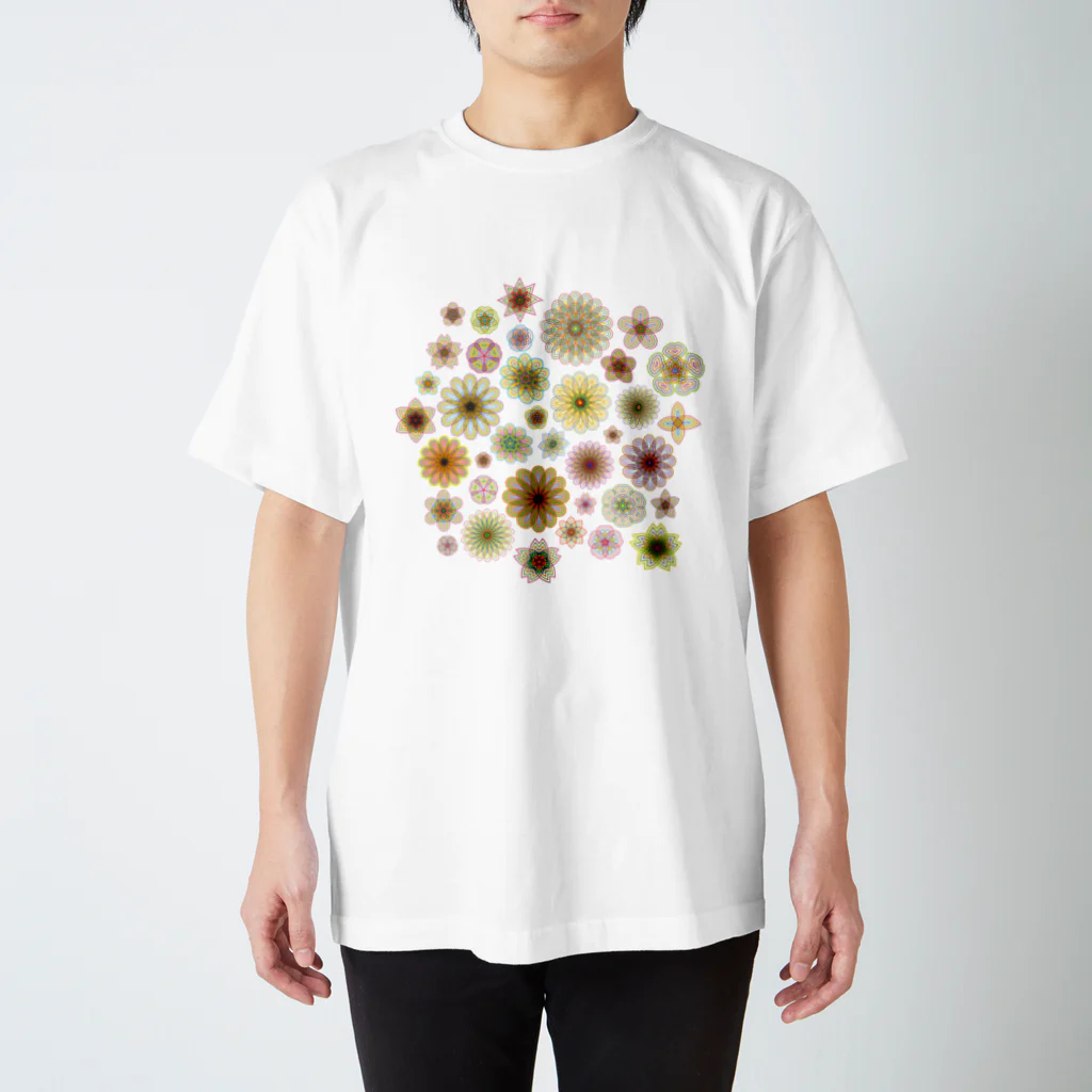 kimchinのやさしい色合いの花柄 Regular Fit T-Shirt