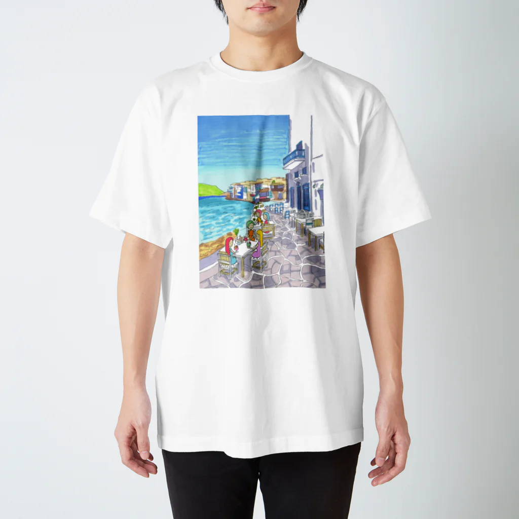 AKISENのエーゲ海カフェガールズ Regular Fit T-Shirt