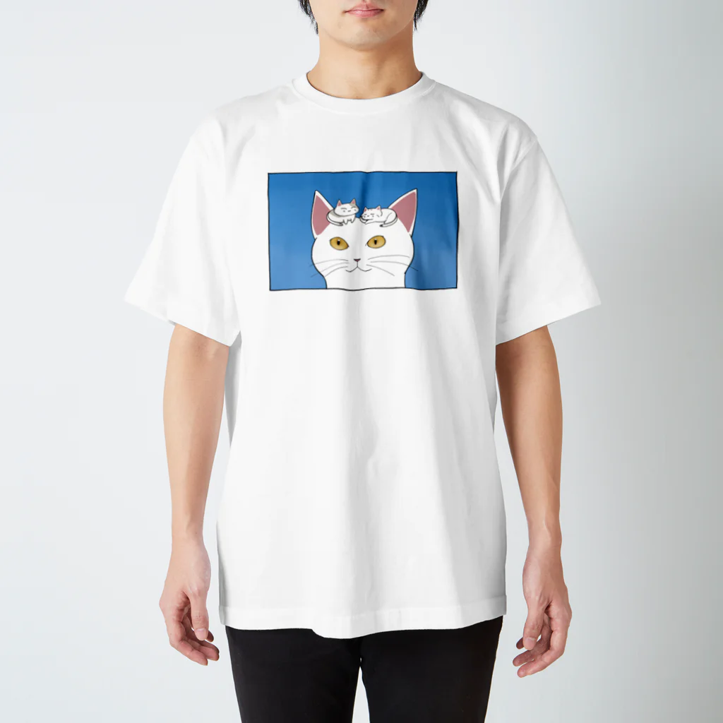 いろはにゃんこ堂の巨大な猫さんとちびにゃんず スタンダードTシャツ